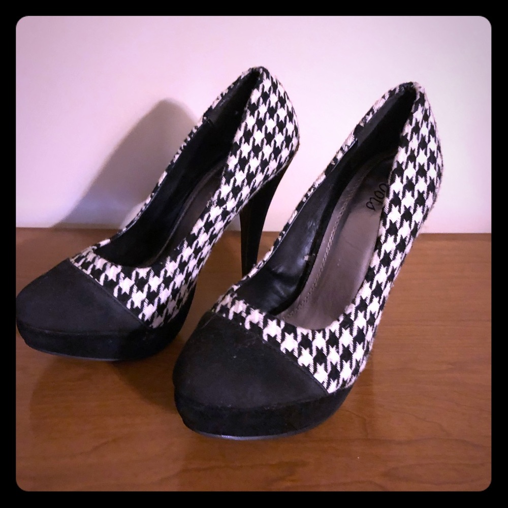 Houndstooth heels